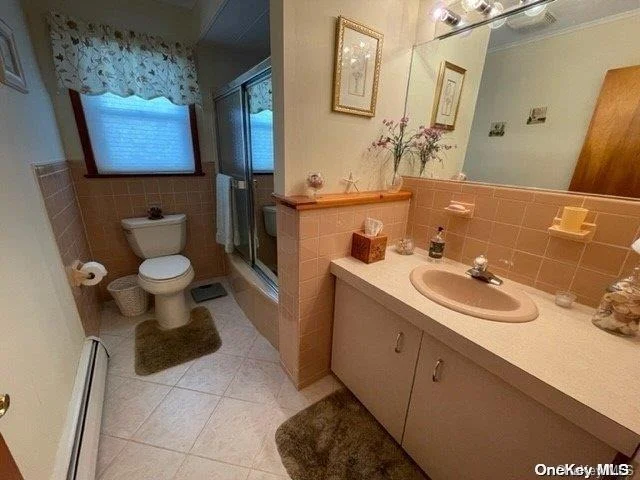Photo of 455 Beacon Avenue