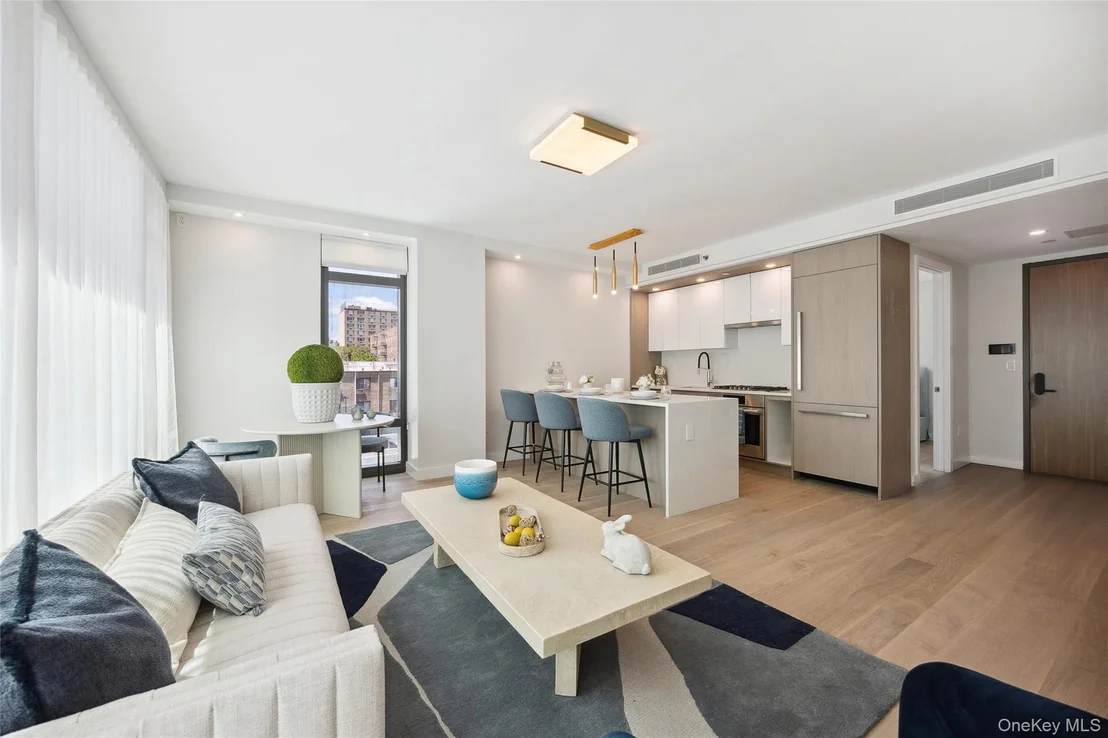 Photo of Unit 607 at 38-20 Parsons Boulevard