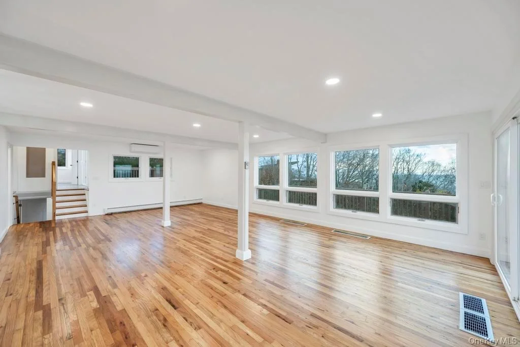 Photo of 2 Dolphin Way