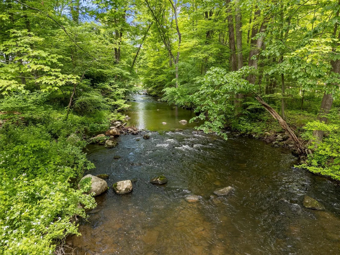 Photo of 440 Sprout Brook Road