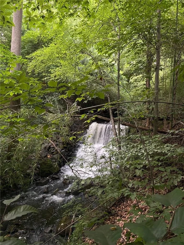 Photo of 825 Route 9D