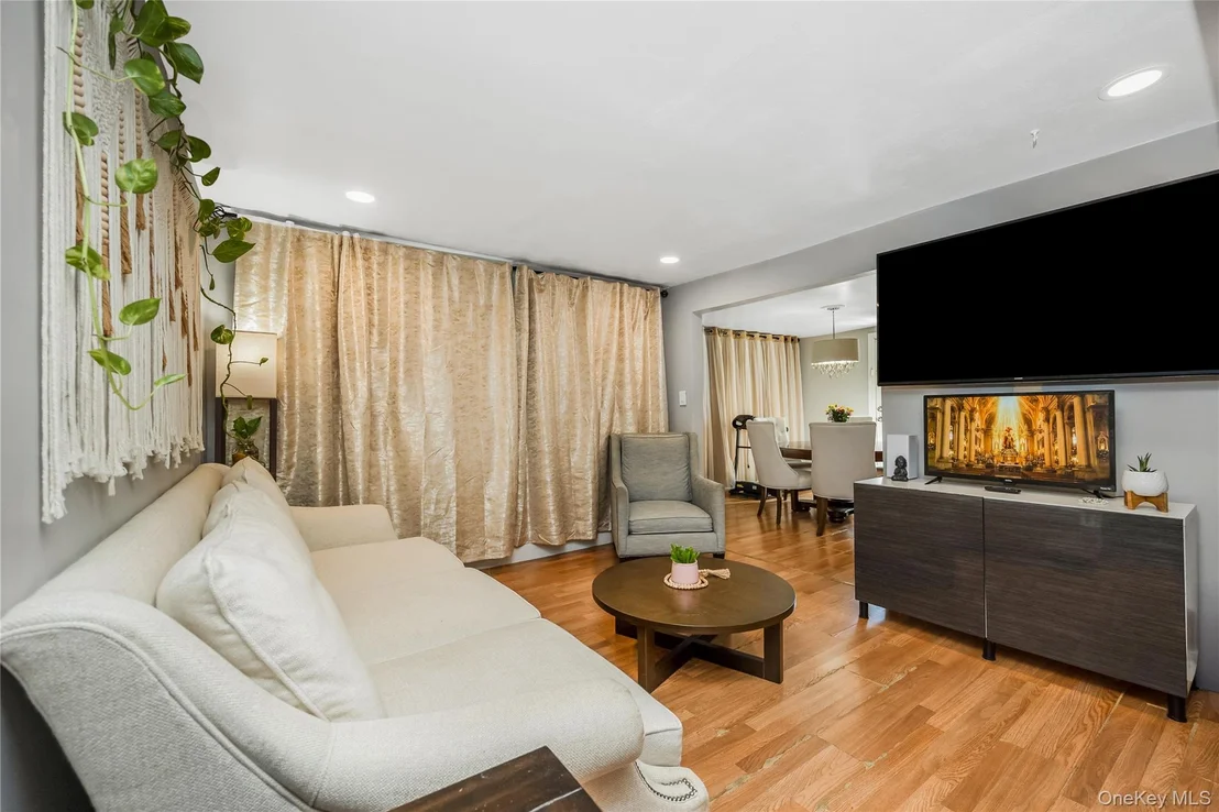 Photo of 10 Brightside Avenue