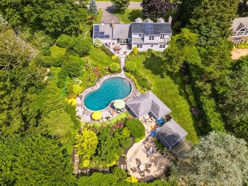 Photo of 330 Private Road