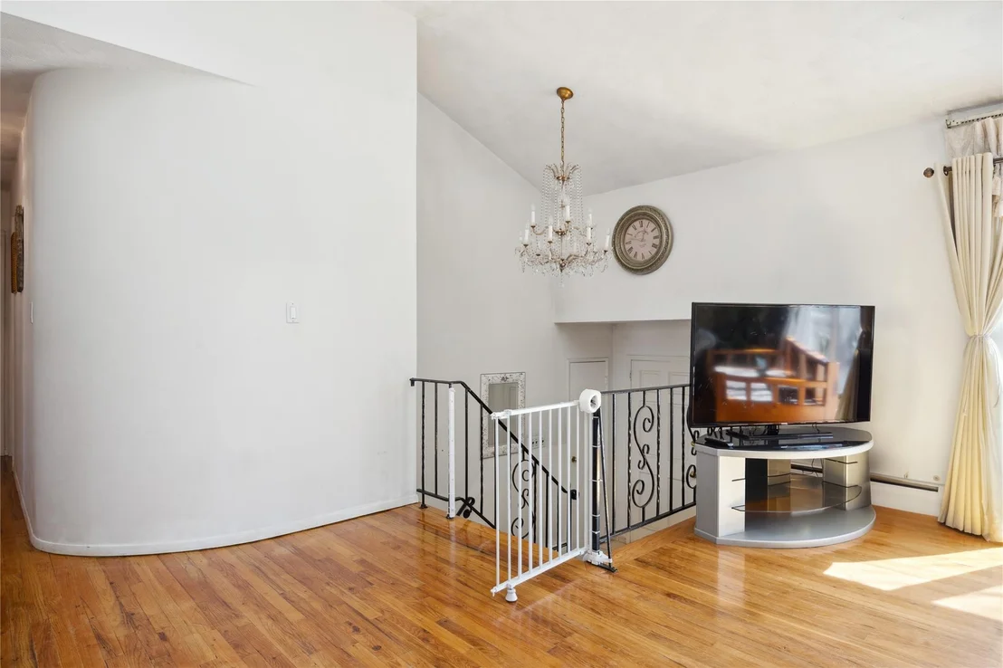 Photo of 132 Crescent Drive