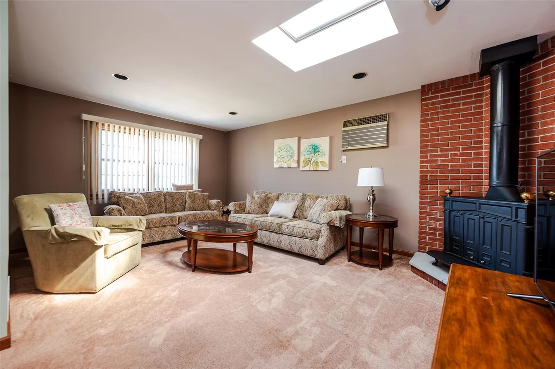 Photo of 1158 Lorraine Drive