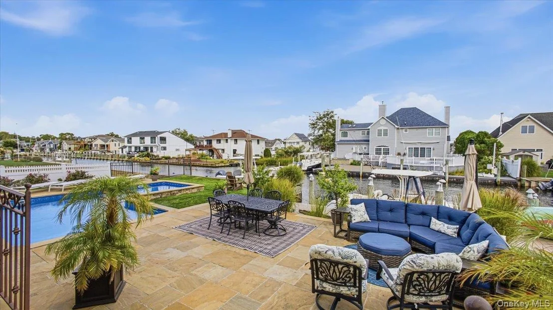 Photo of 141 Sequams Lane W