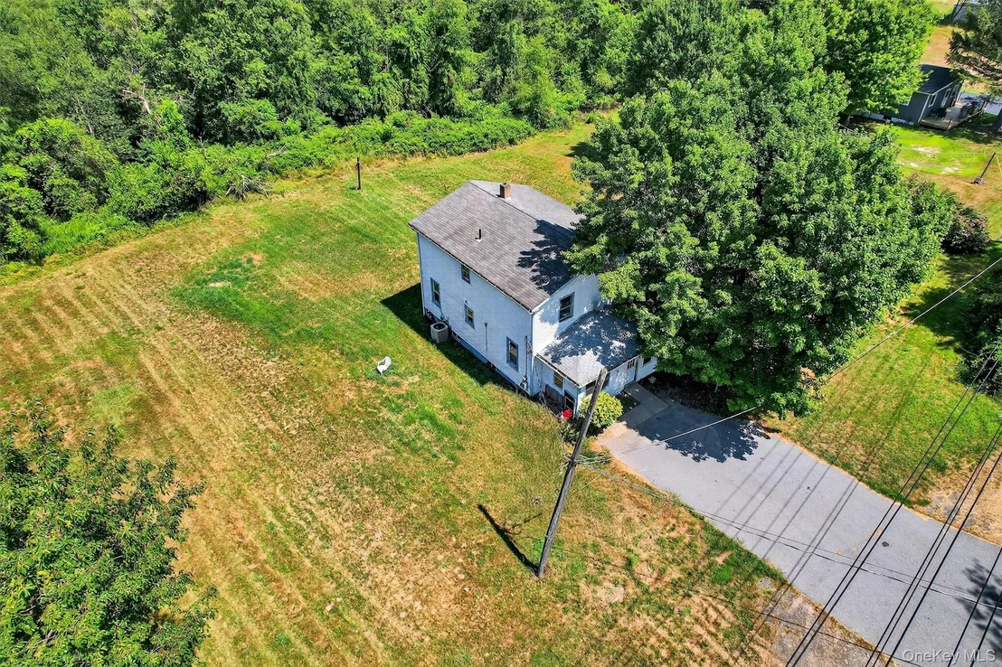 Photo of 1538 Route 211 W