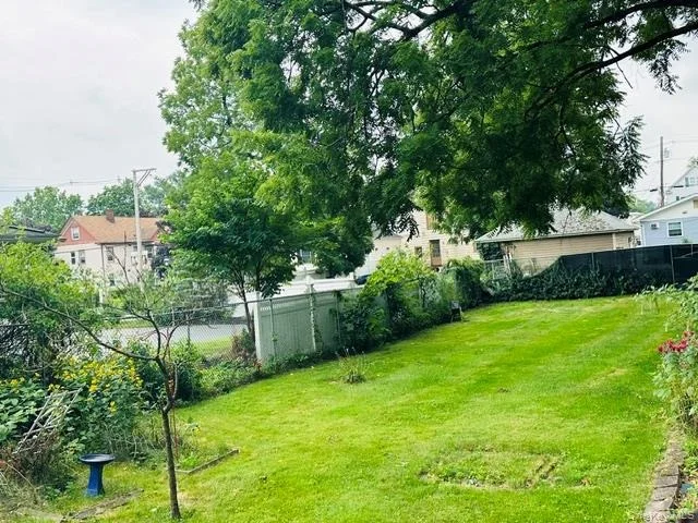 Photo of 44 Davis Avenue