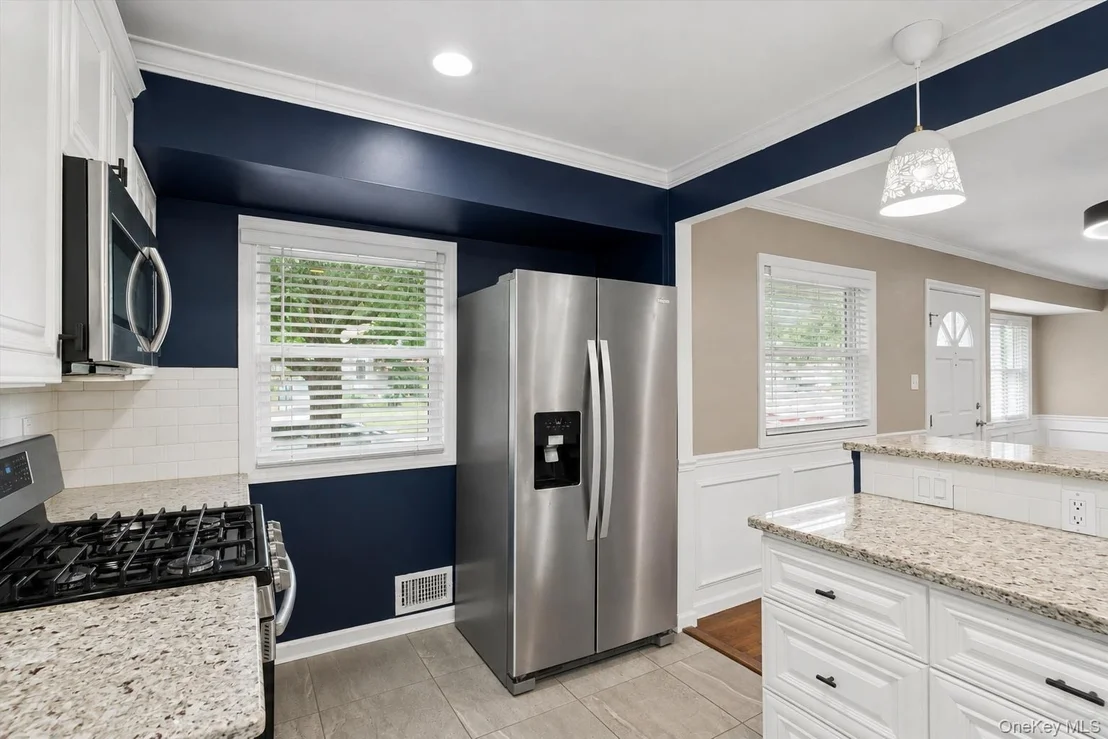Photo of 52 Larry Road S