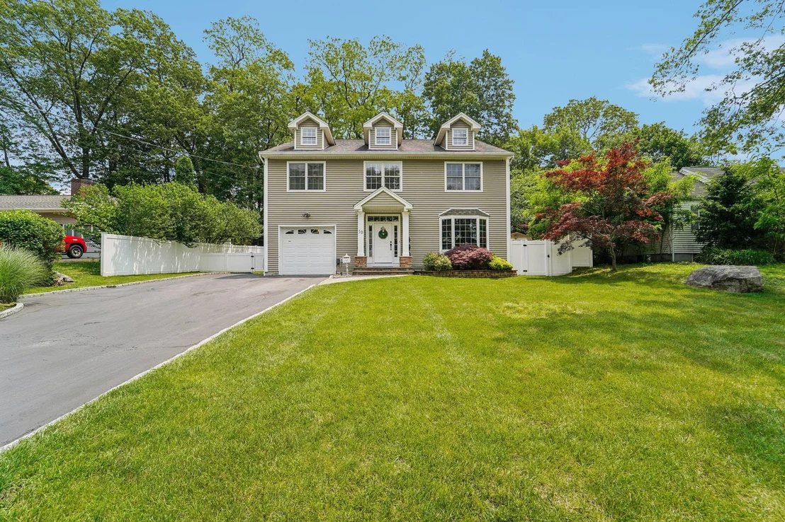 Photo of 10 Willow Drive