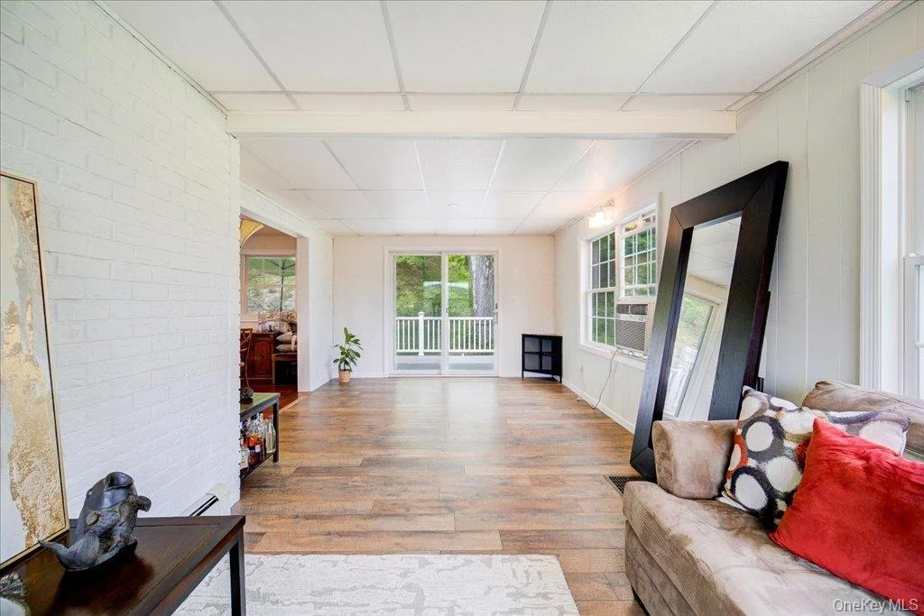Photo of 553 Lake Road