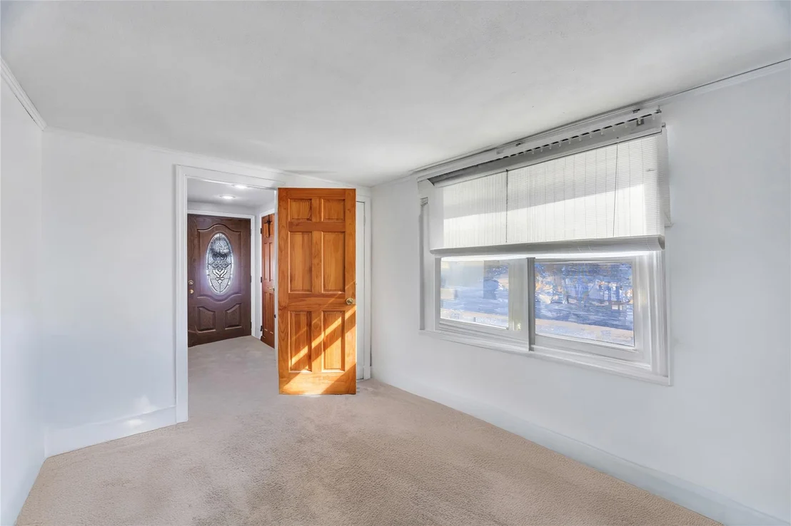 Photo of 41 Lakeside Drive