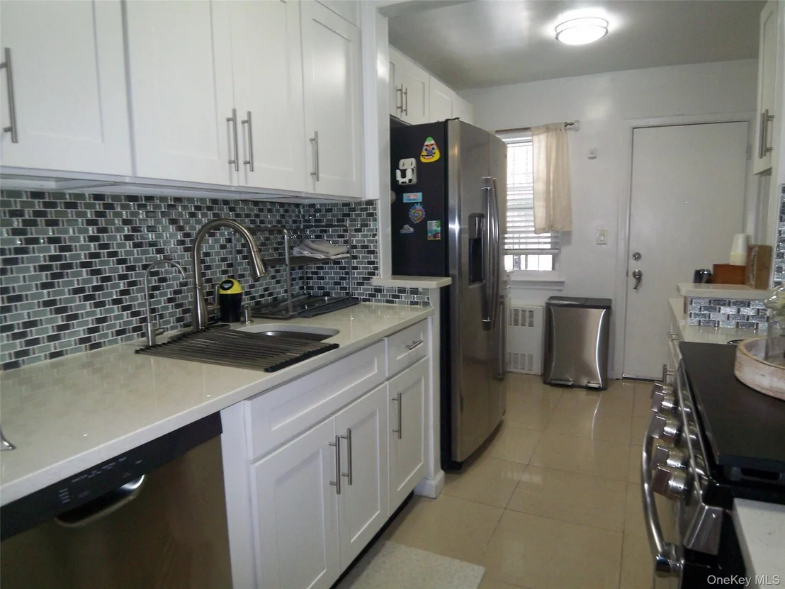 Photo of 4382 Byron Avenue