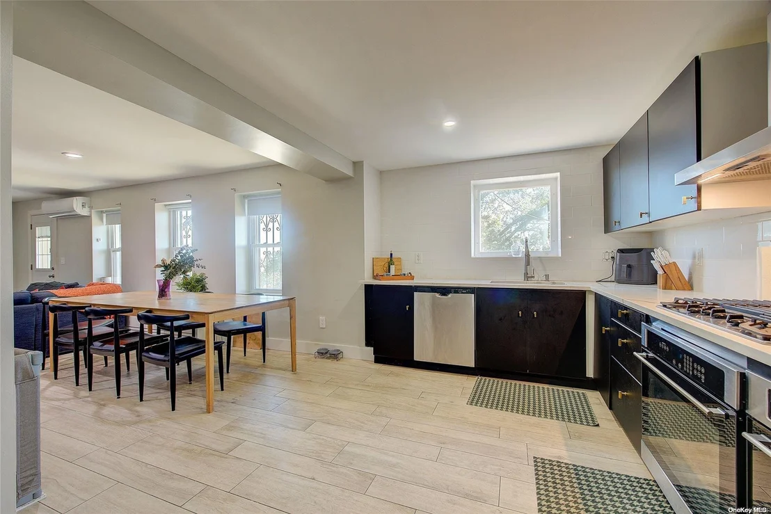 Photo of 264 Highland Boulevard
