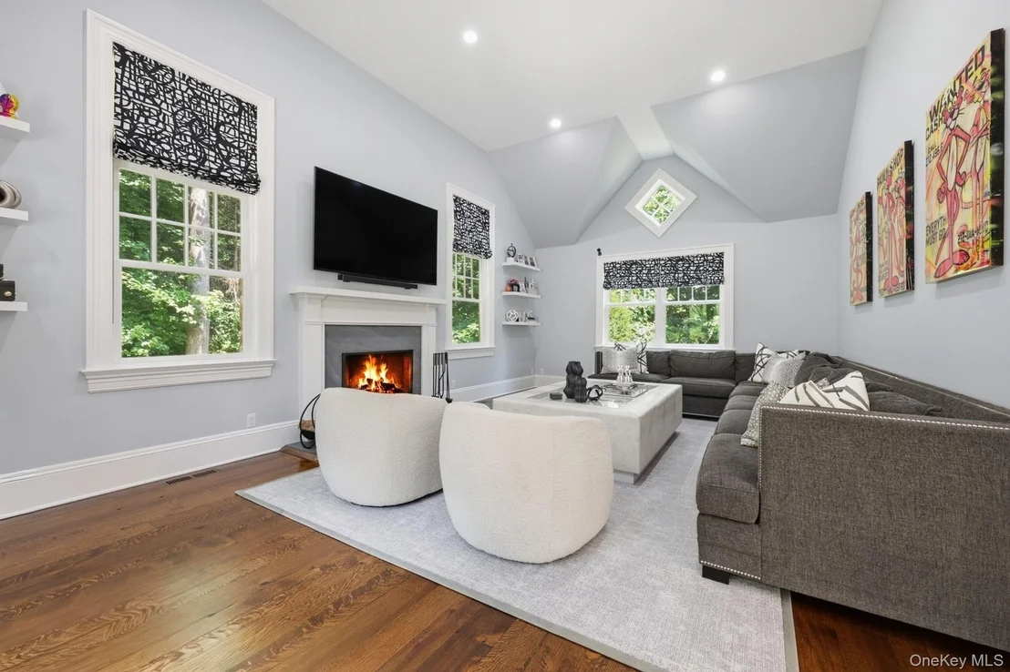 Photo of 11 Long Pond Road