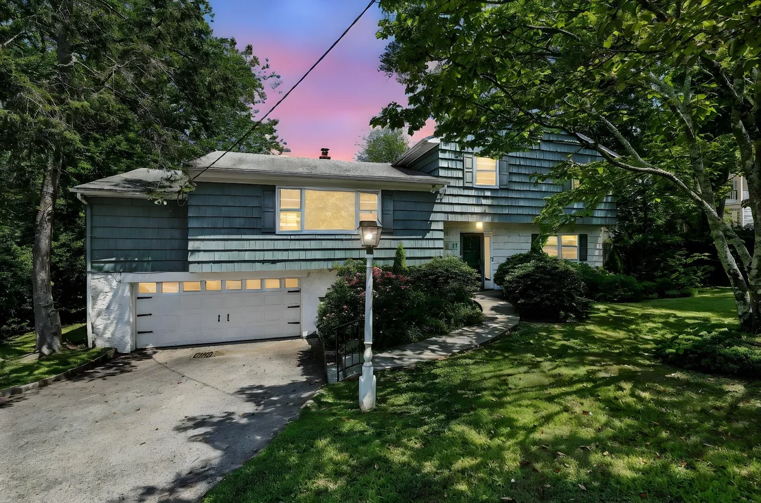 Photo of 71 Apawamis Avenue