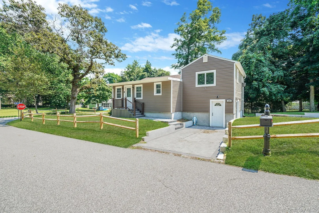 Photo of 25 Cherry Lane