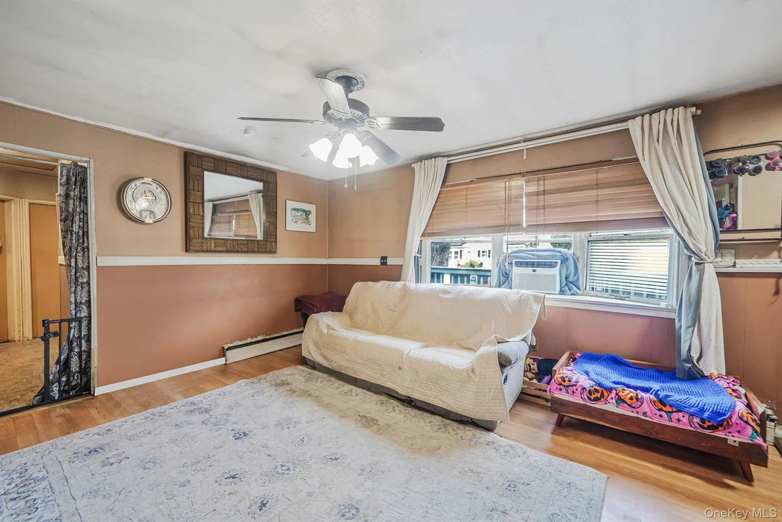 Photo of 85 Applegate Drive