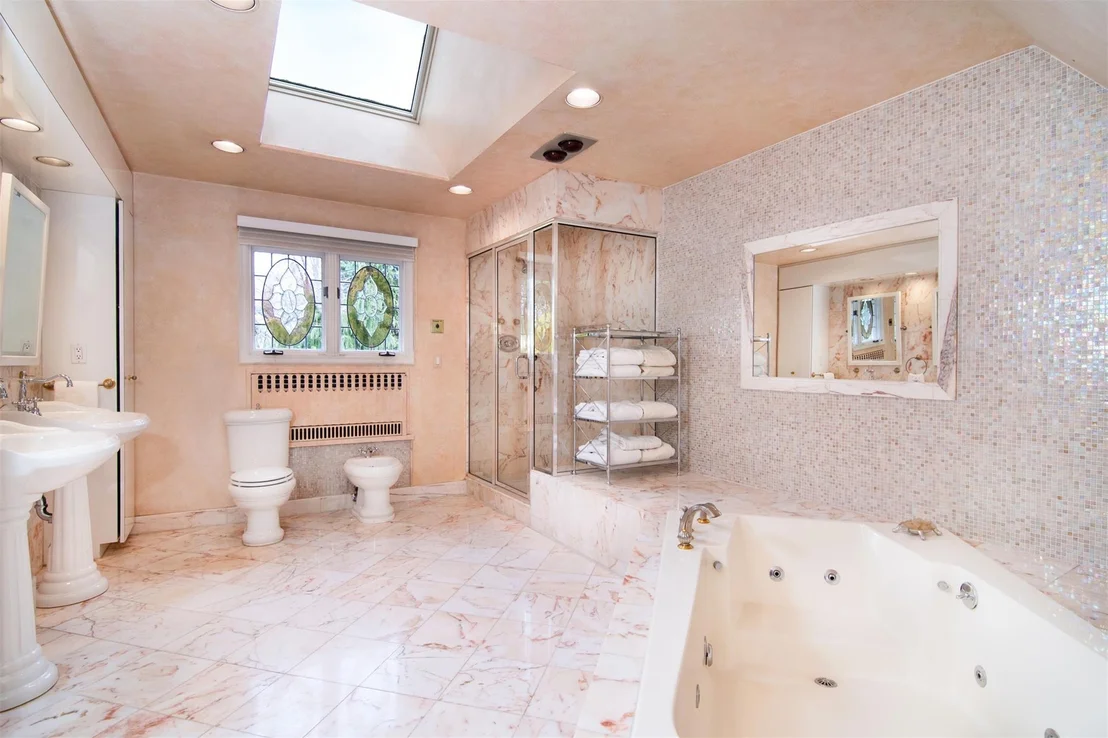 Photo of 1028 Esplanade