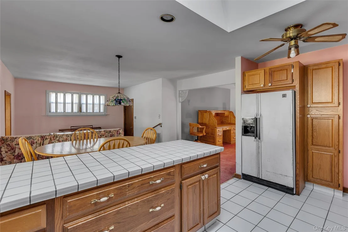 Photo of 6 Roxbury Drive