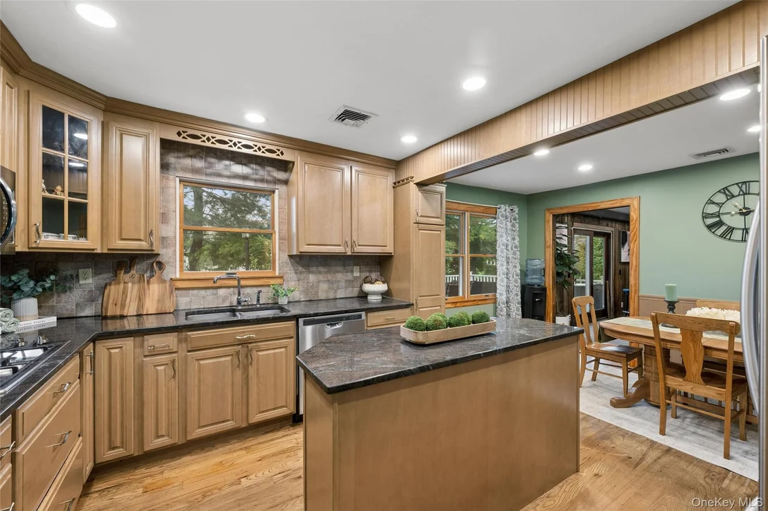 Photo of 21 Edgewood