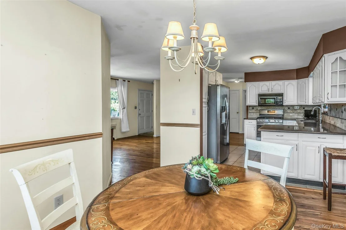 Photo of 735 Muncey Road