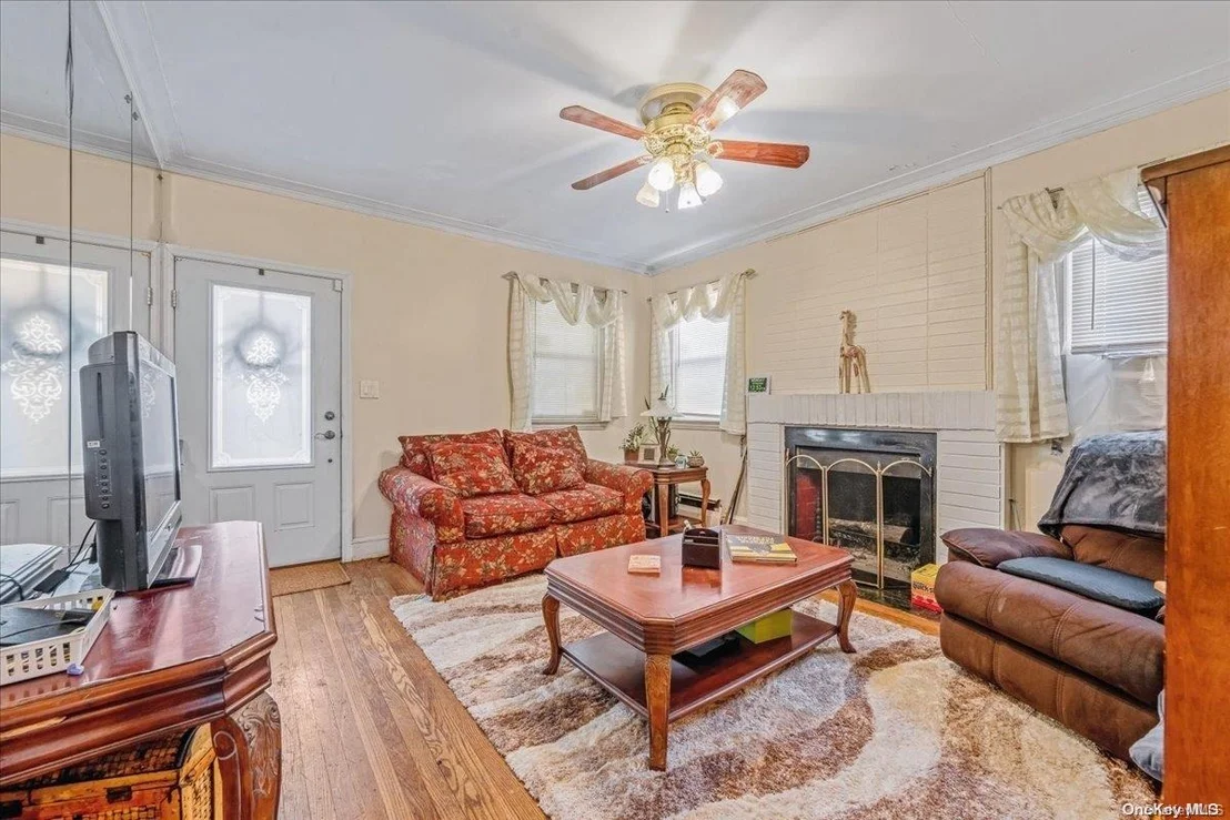 Photo of 589 Pinebrook Avenue