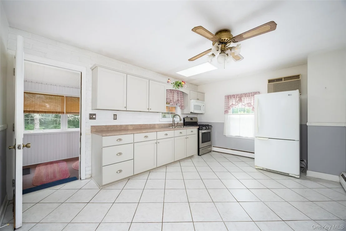 Photo of 45 Holt Road
