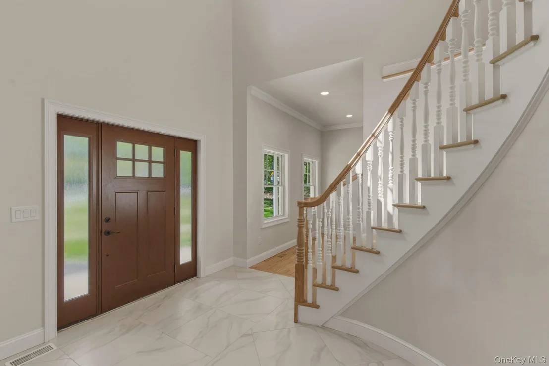 Photo of 95 Grassy Pond Drive