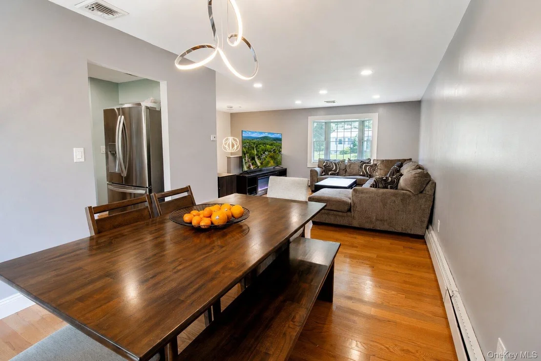 Photo of 15 Colonial Avenue