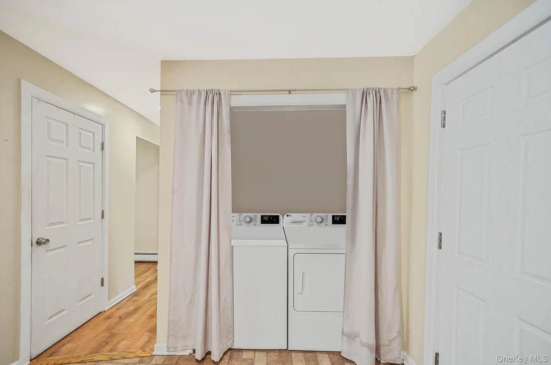 Photo of 35 Maple Avenue