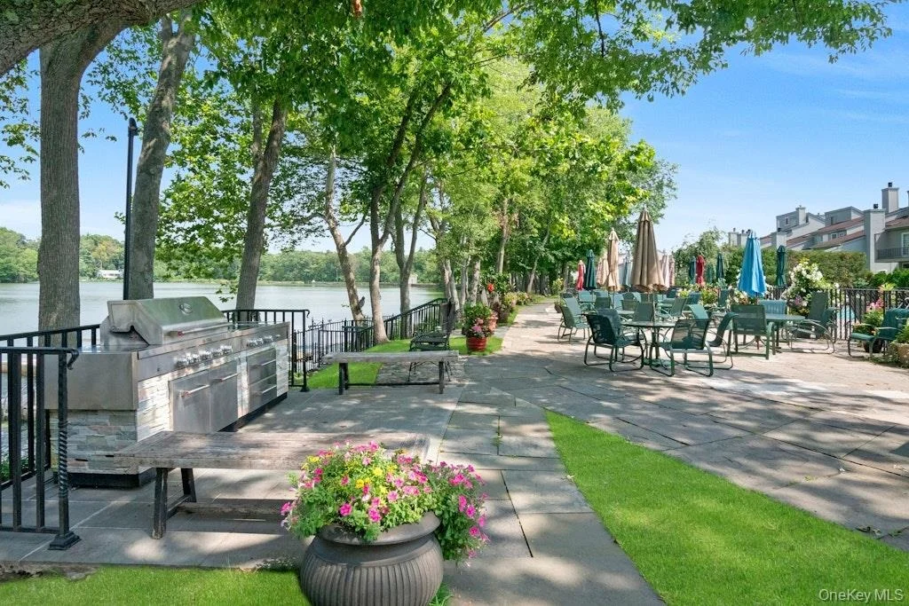 Photo of 8 Waterside Close