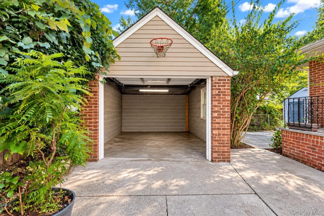 Photo of 135 Sperry Boulevard