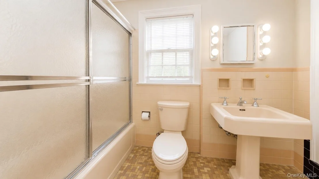 Photo of 2305 Coventry Road