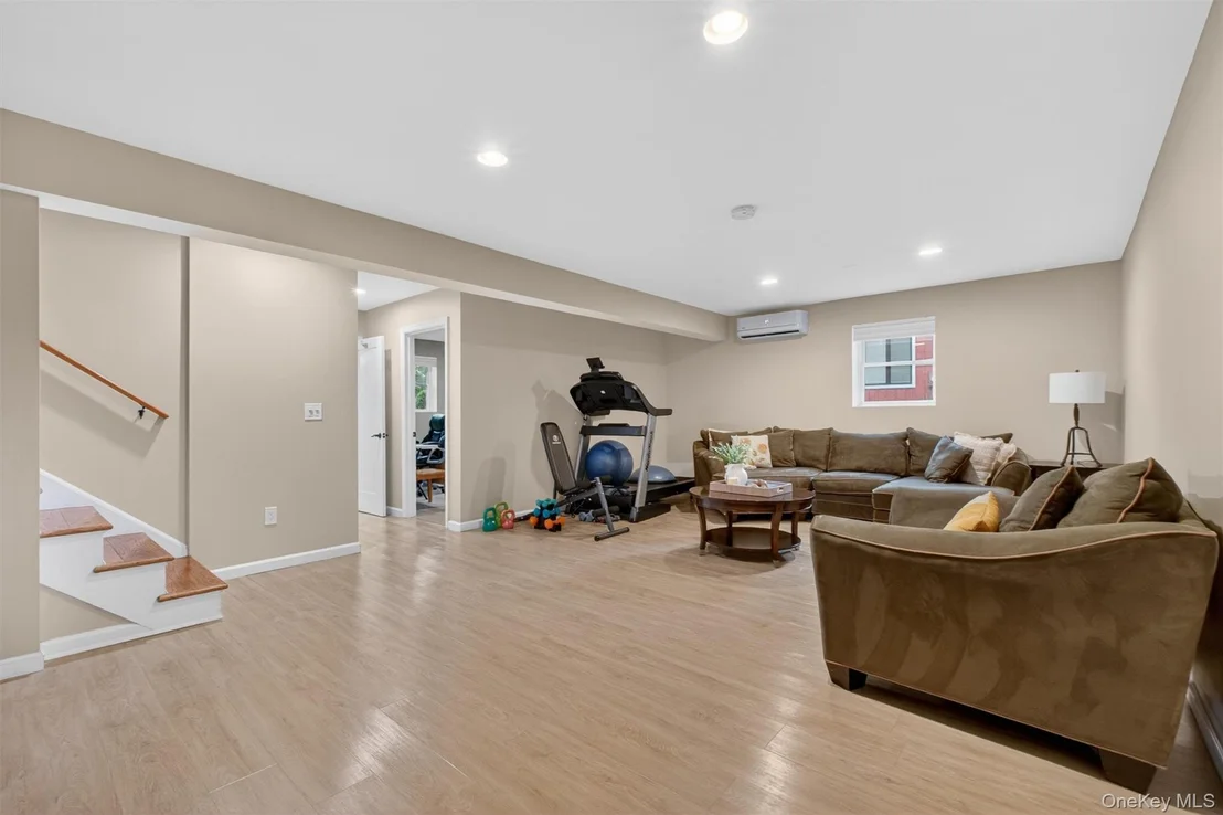 Photo of 19 Scenic Drive