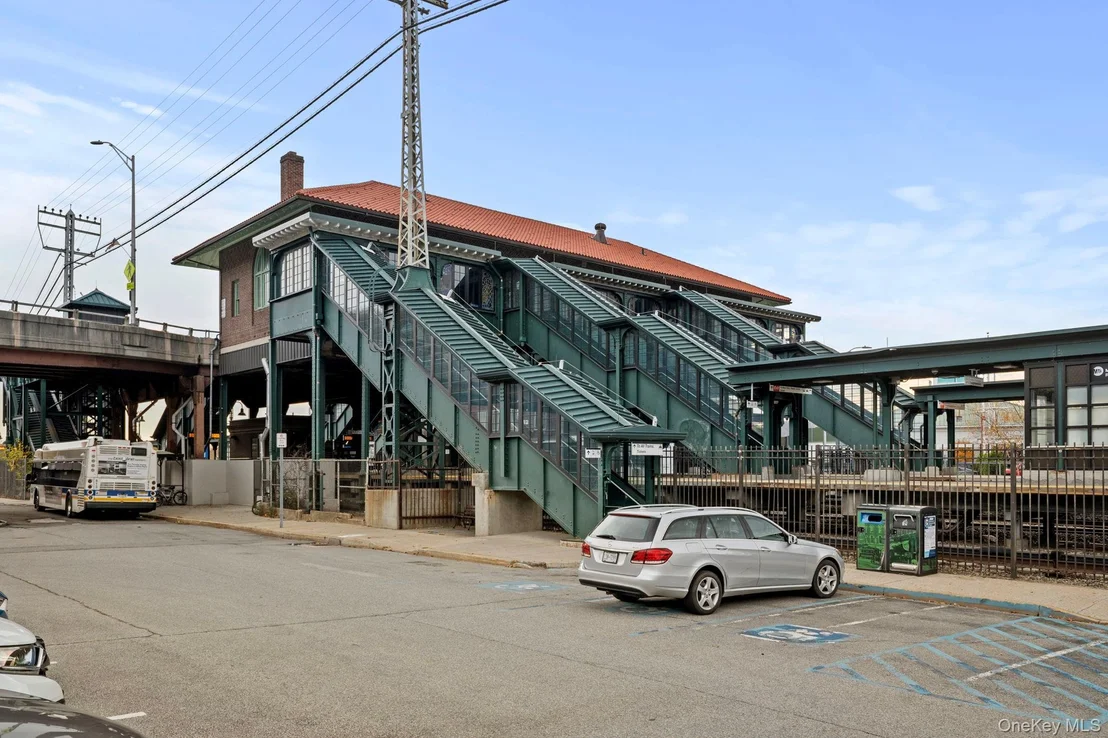 Photo of Unit PH4 at 88 Broadway