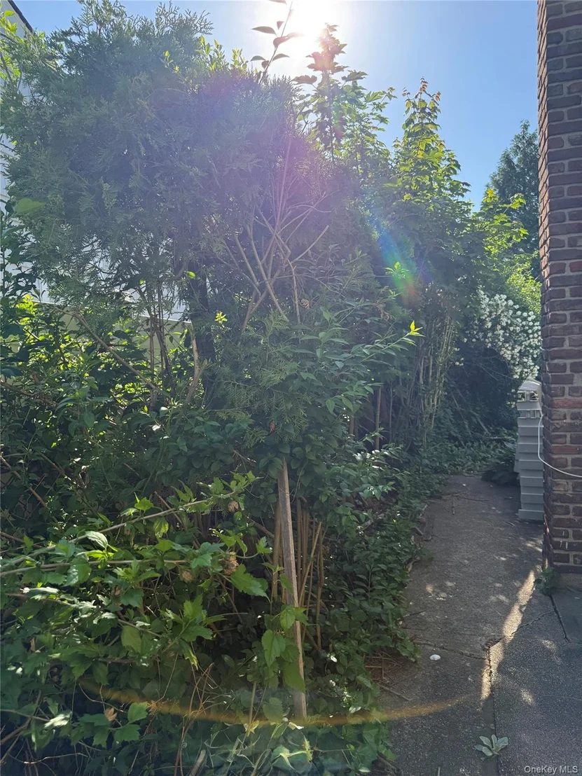 Photo of 2582 Oceanside Road