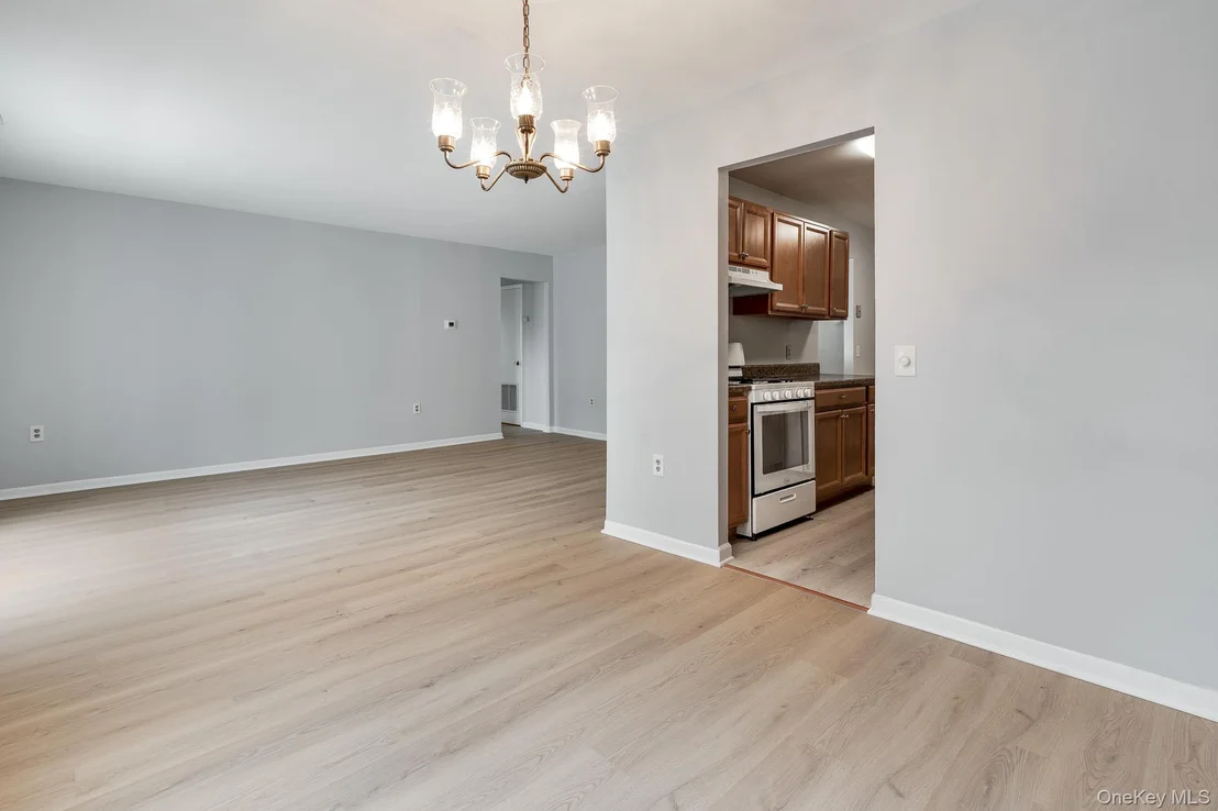Photo of Unit F at 902 Commons Way