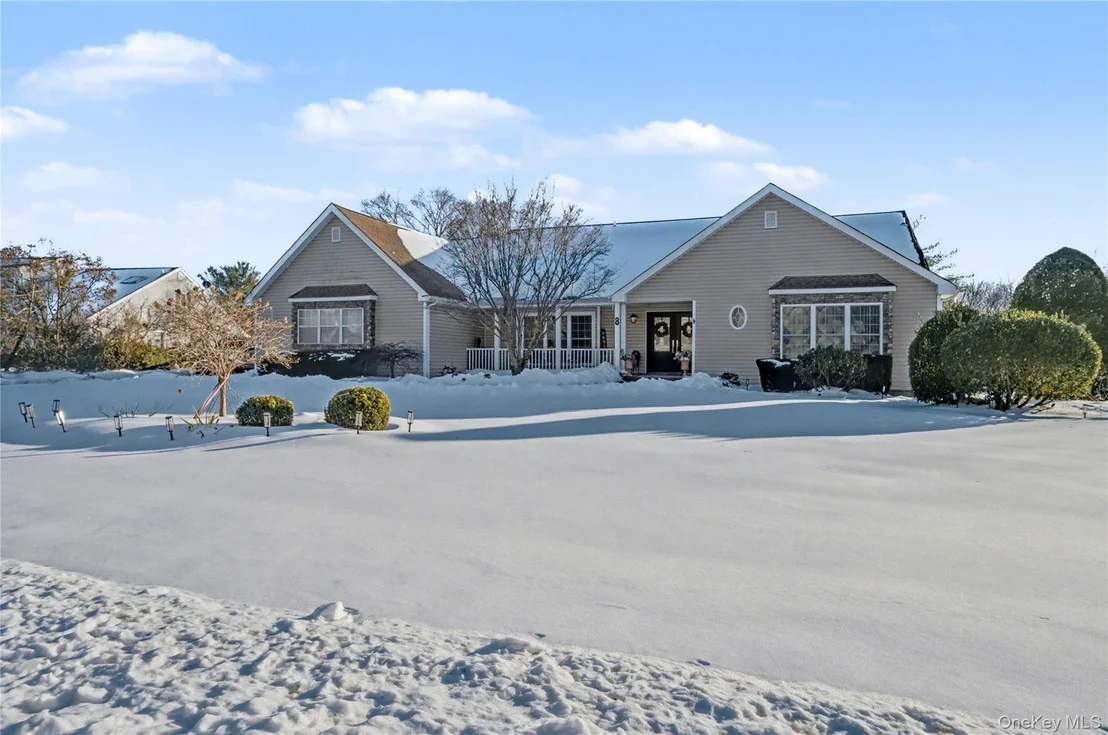 Photo of 8 Paddock Drive