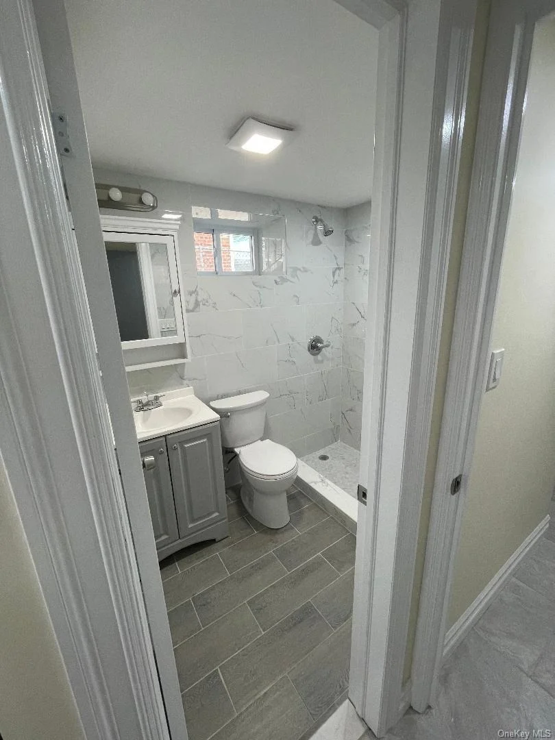 Photo of 839 Clarence Avenue