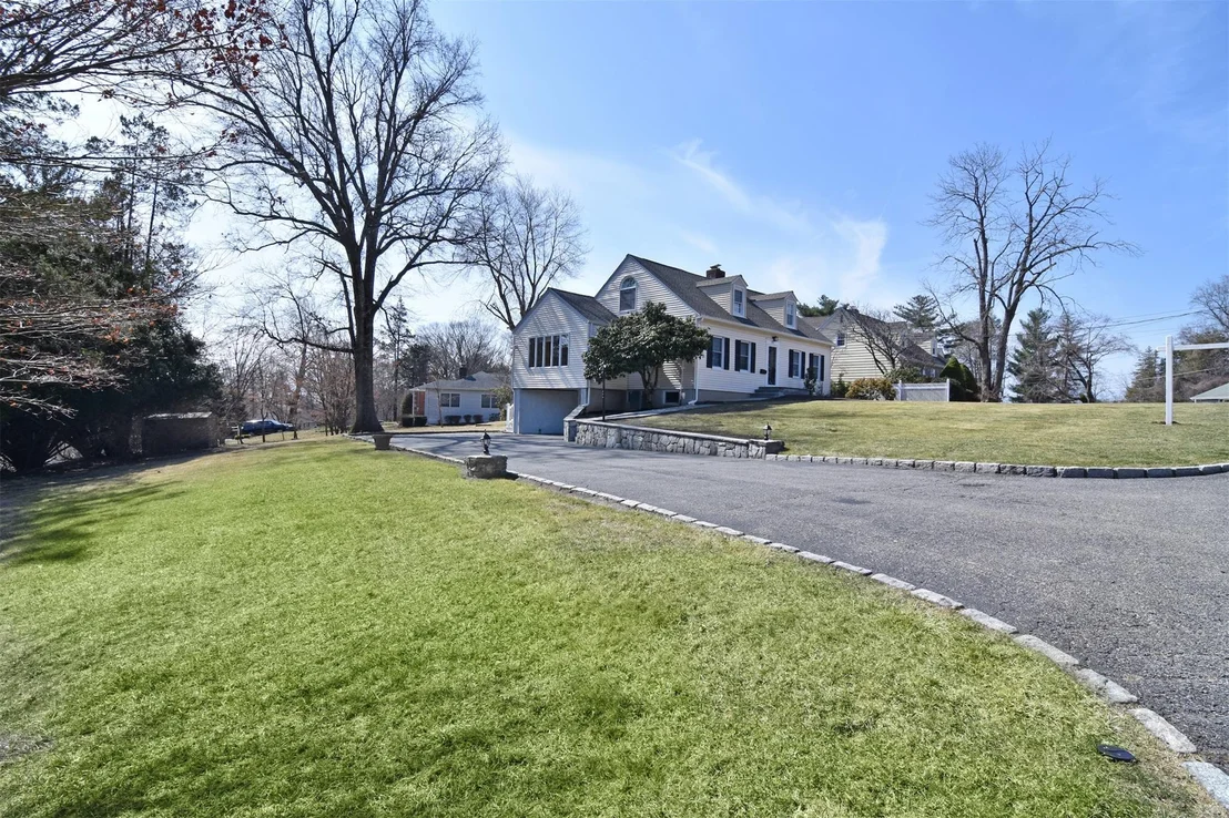 Photo of 24 Lochland Road