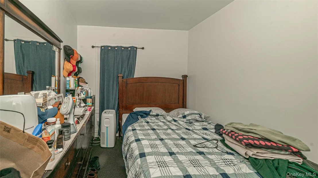 Photo of 61 River Avenue