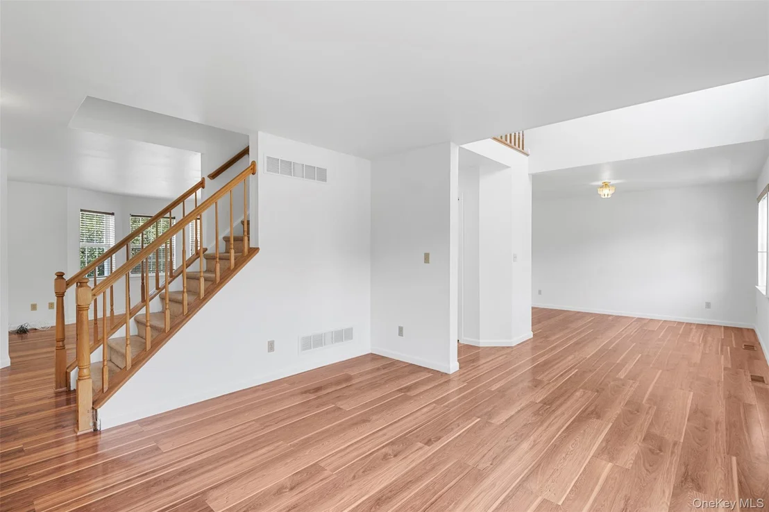 Photo of 5 Rockcrest Place