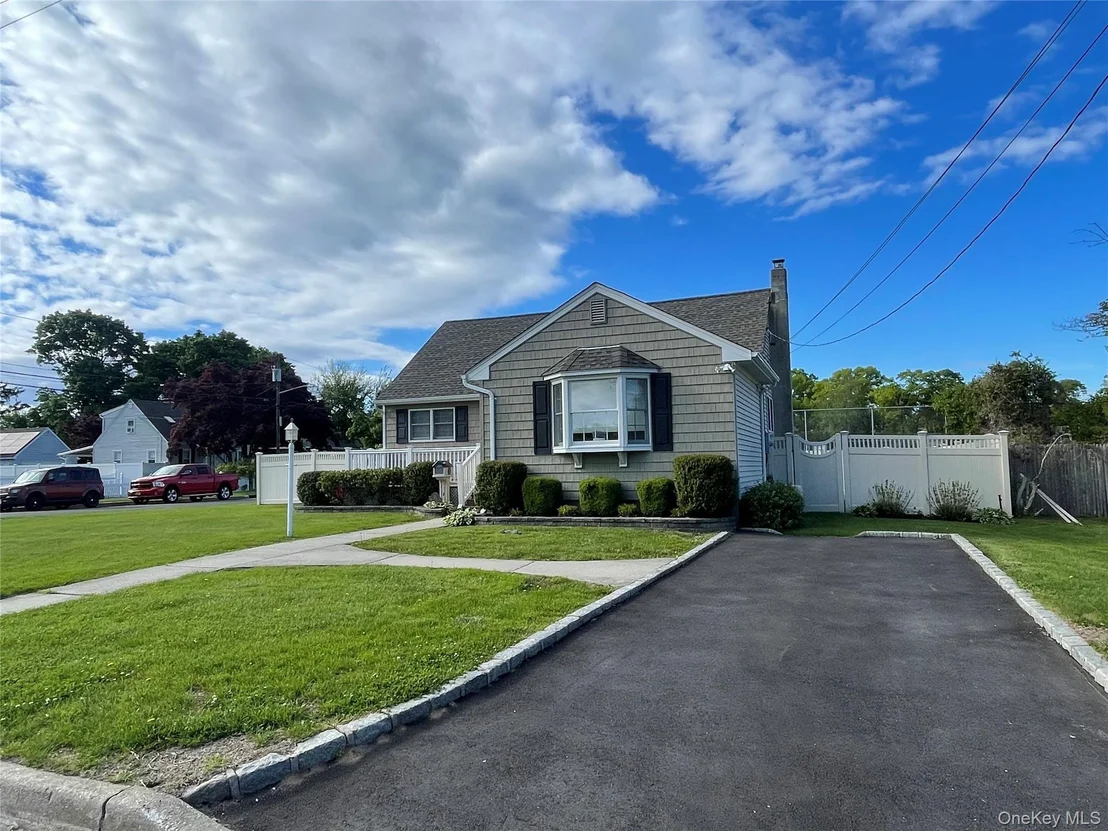 Photo of 33 Maple Avenue