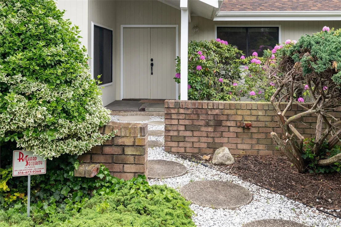 Photo of 18 Kristi Drive