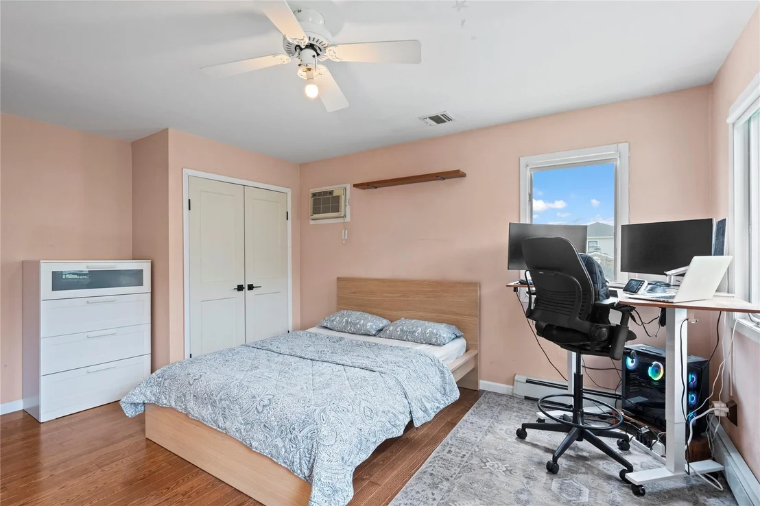 Photo of 10 Lillian Lane