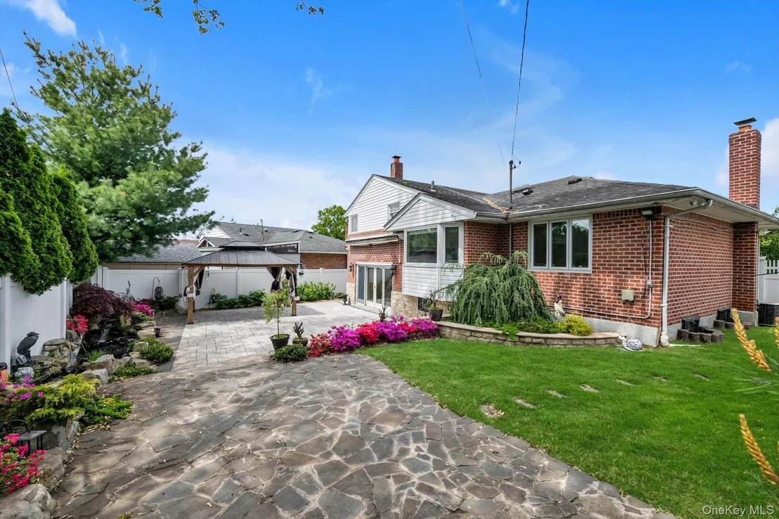 Photo of 98 Belmont Circle