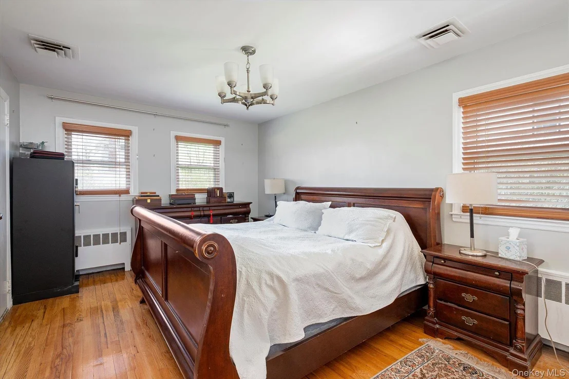 Photo of 36 Nirvana Avenue