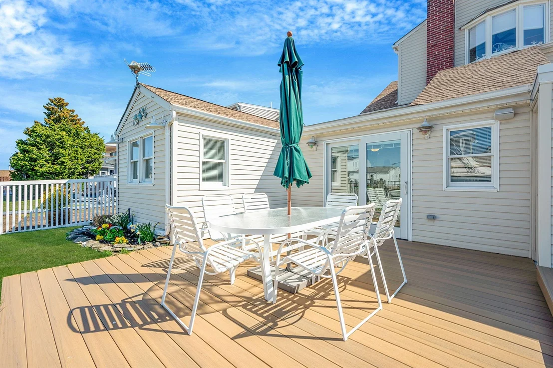 Photo of 320 East Drive