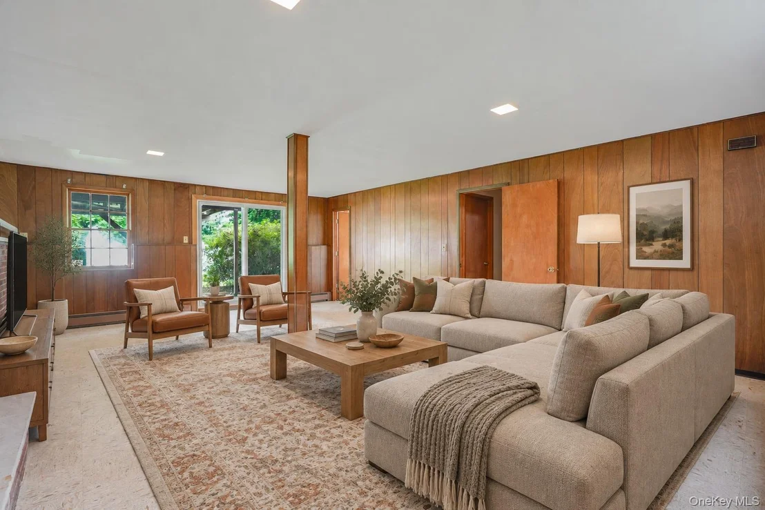 Photo of 103 Edgehill Drive